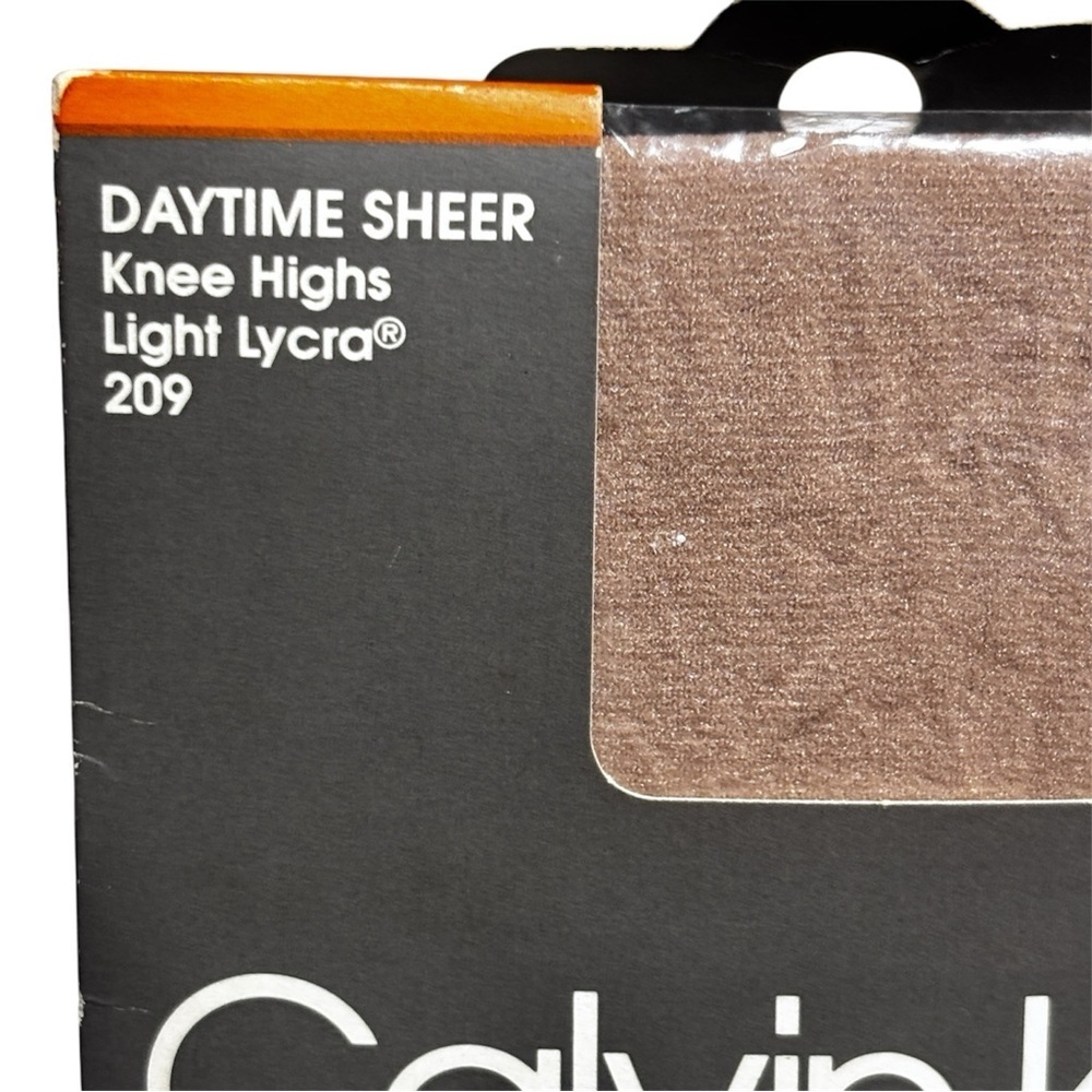 Vintage Calvin Klein  Daytime Sheer Knee Highs Light Lycra 209 OS Workwear - Picture 3 of 3
